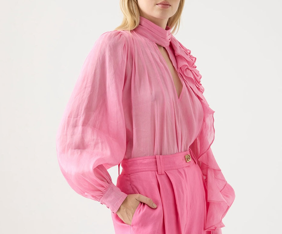 Street Style: The Showroom Way