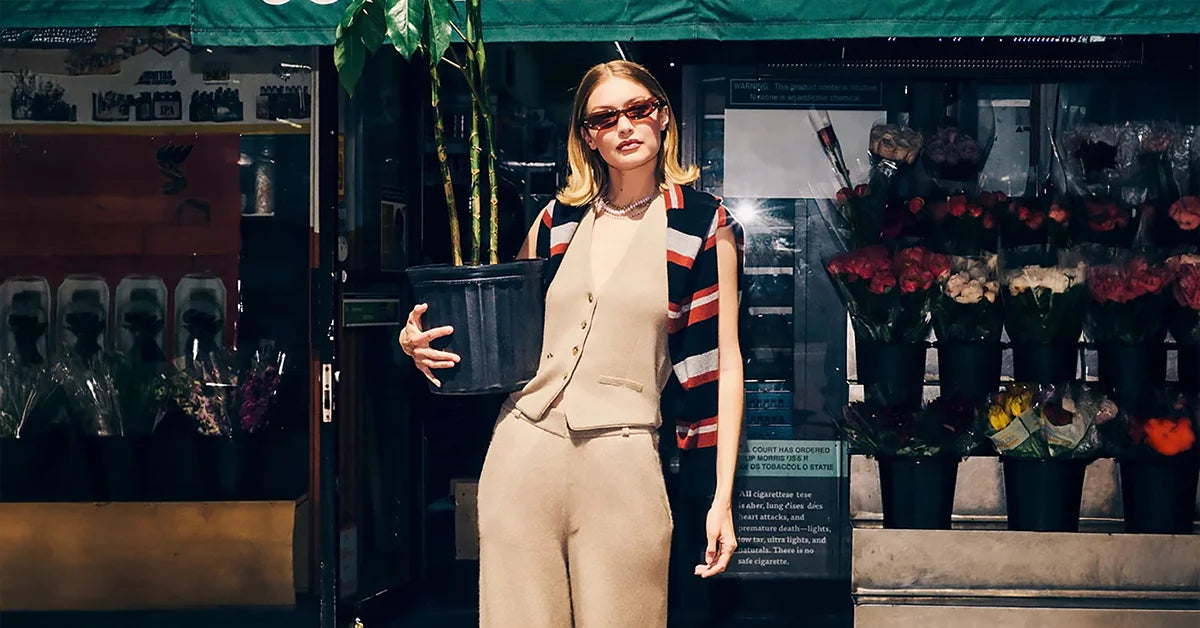 Summer brown outfits in tonal neutrals—mocha, taupe, caramel. Quiet luxury styling and 2025 fashion trend layering
