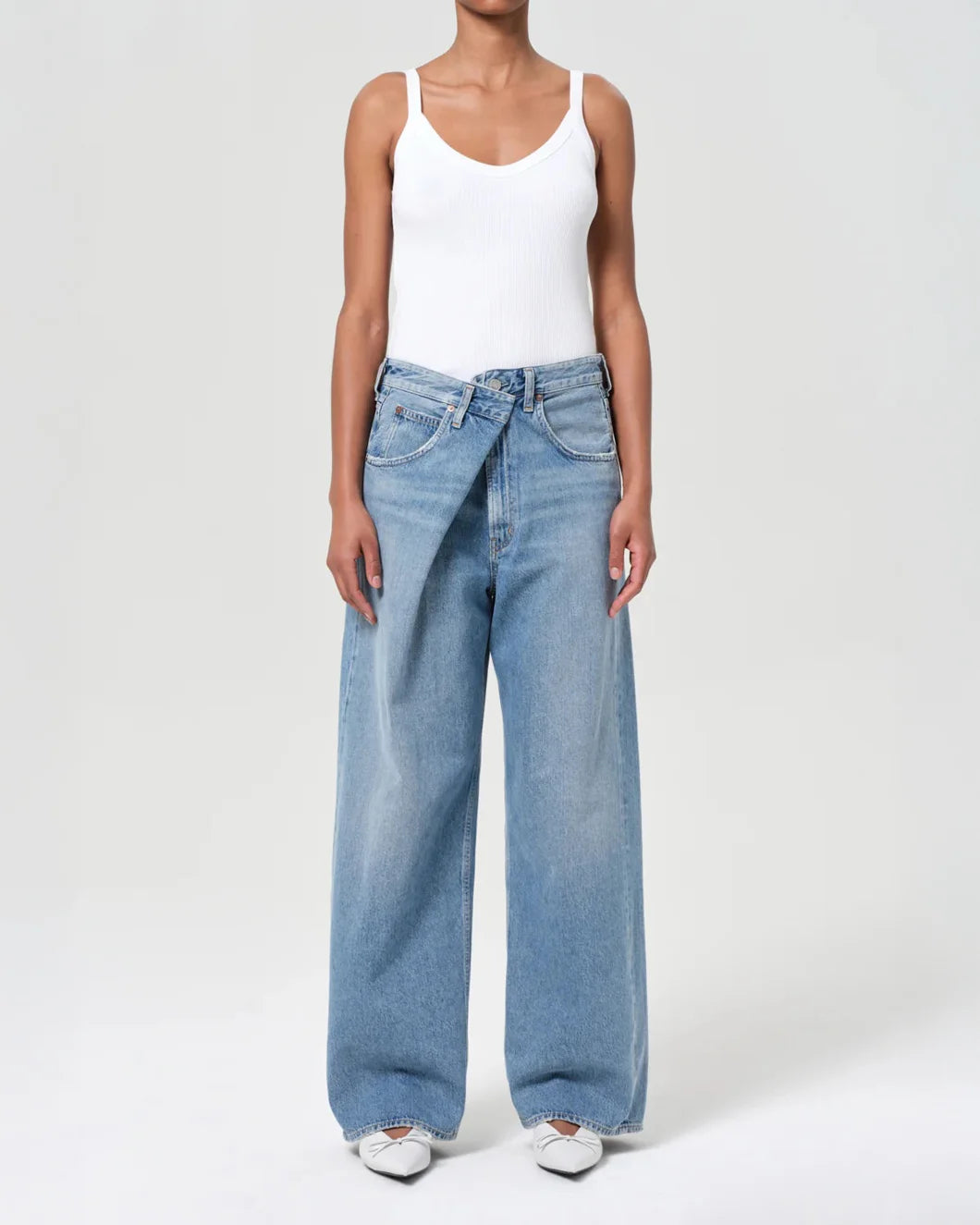 AGOLDE vana jean dark indigo on figure front