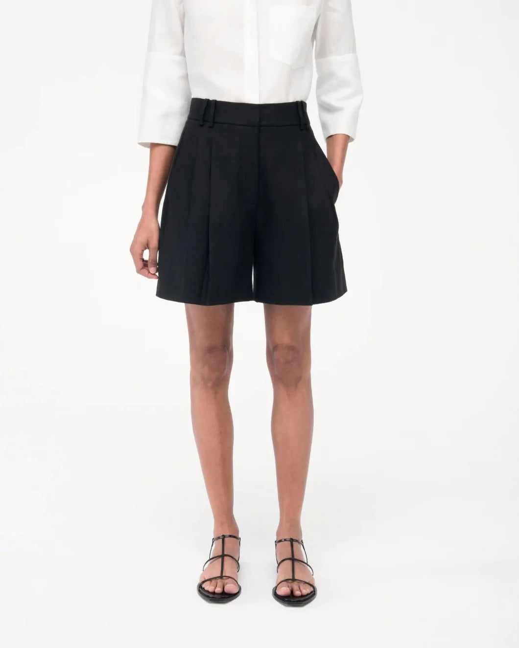 ANOTHER TOMORROW Pleated short black on figure front