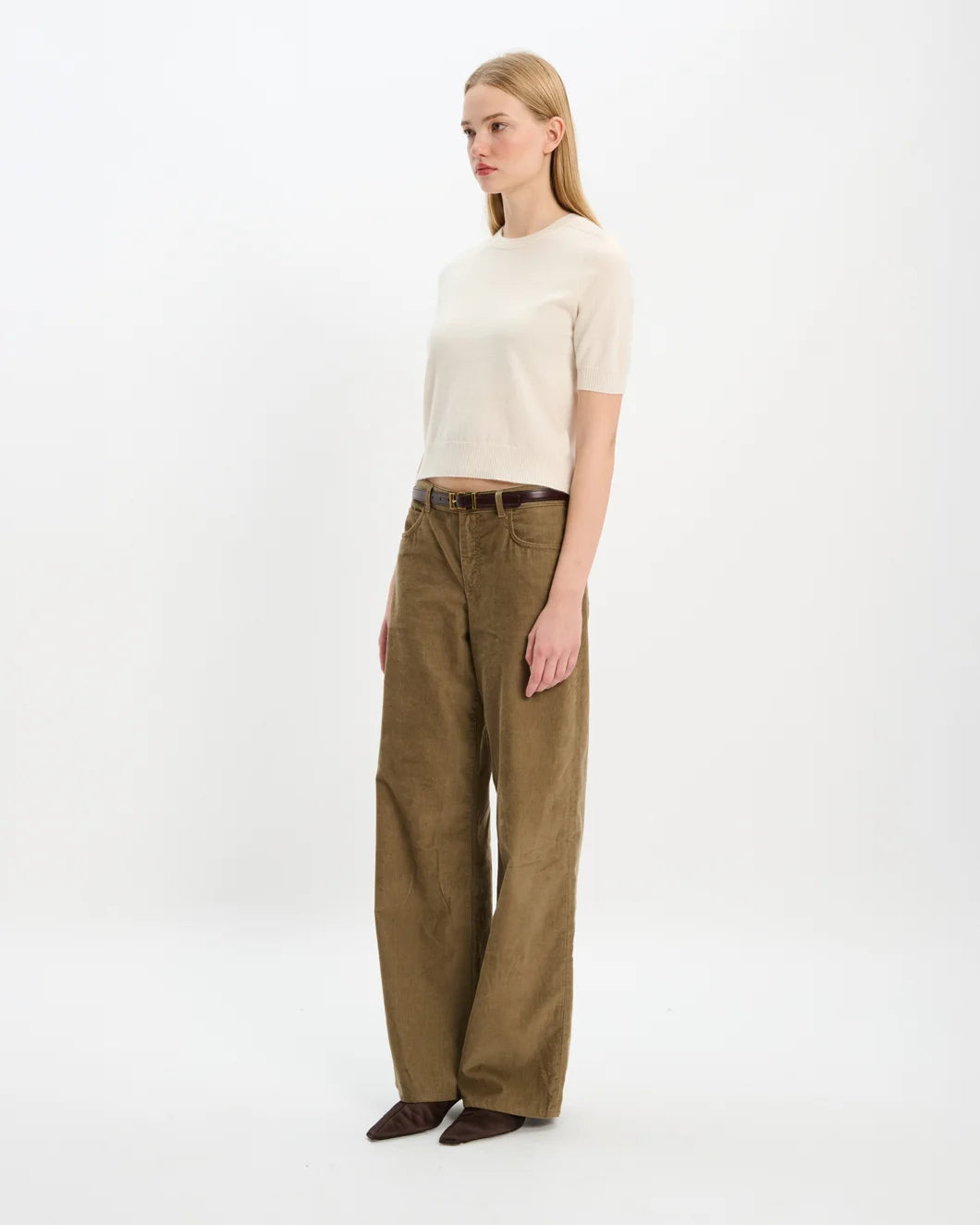 ARCH 4 Evie tee ivory on figure side 1