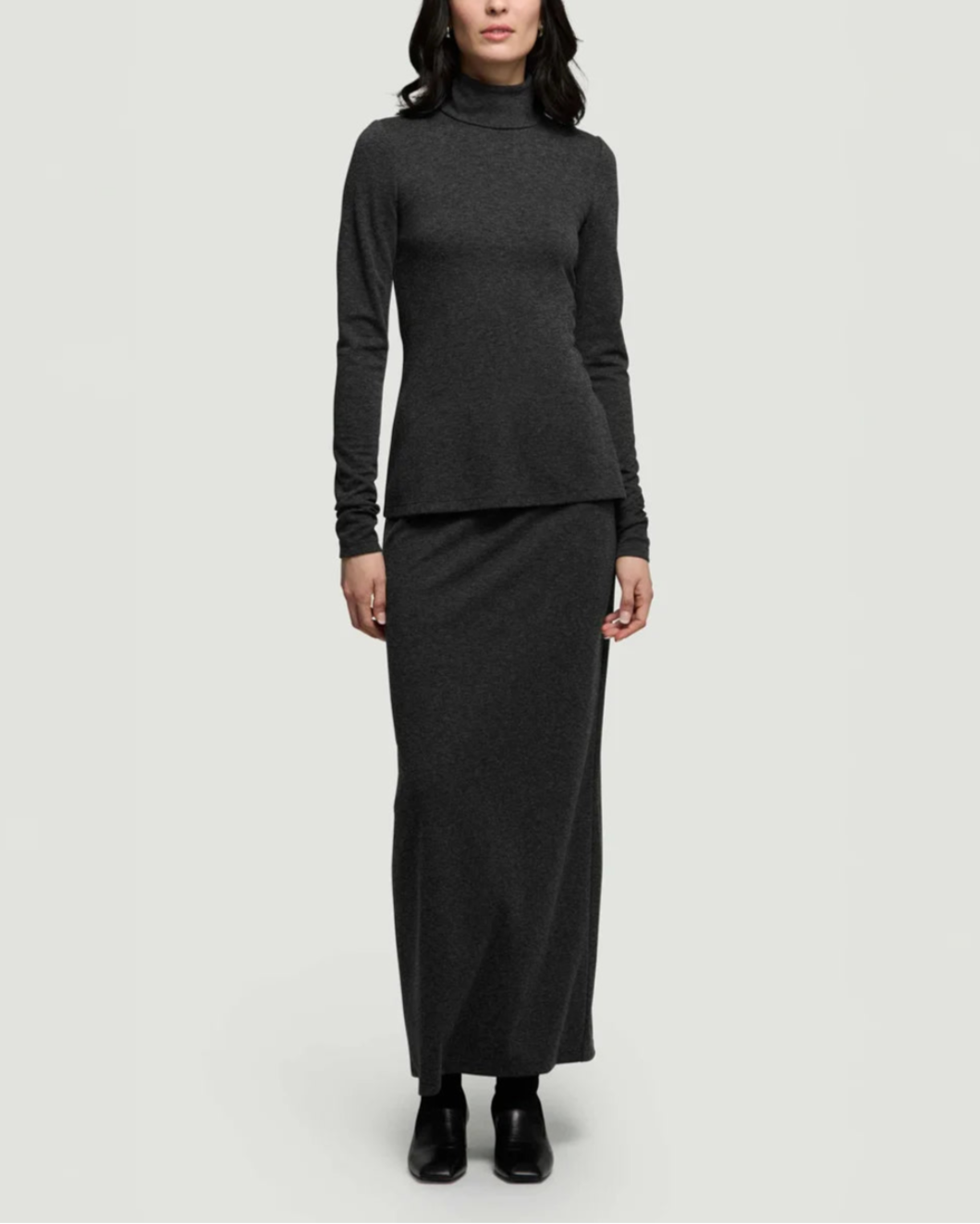 Argent Slim Turtleneck Wool Jersey Dark Grey Melange on figure front