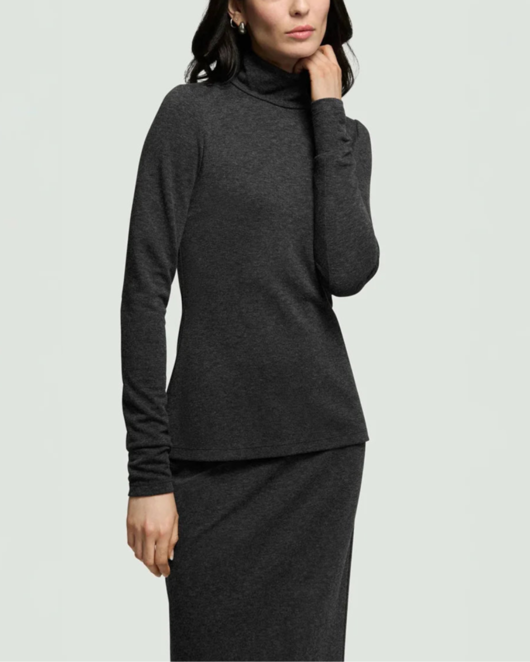 Argent Slim Turtleneck Wool Jersey Dark Grey Melange on figure front