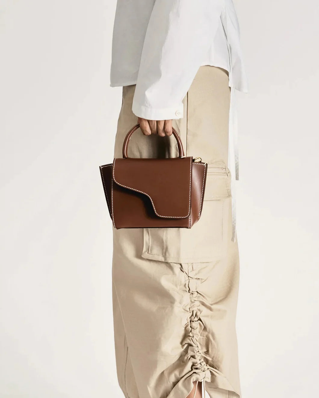 ATP ATELIER Montalcino Canella/Contrast Stitch Vacchetta on figure front
