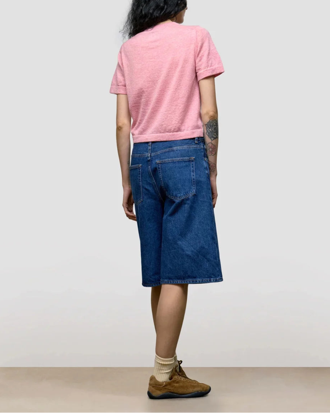 BEGG X CO Abbie Cashmere T-Shirt briar rose on figure back