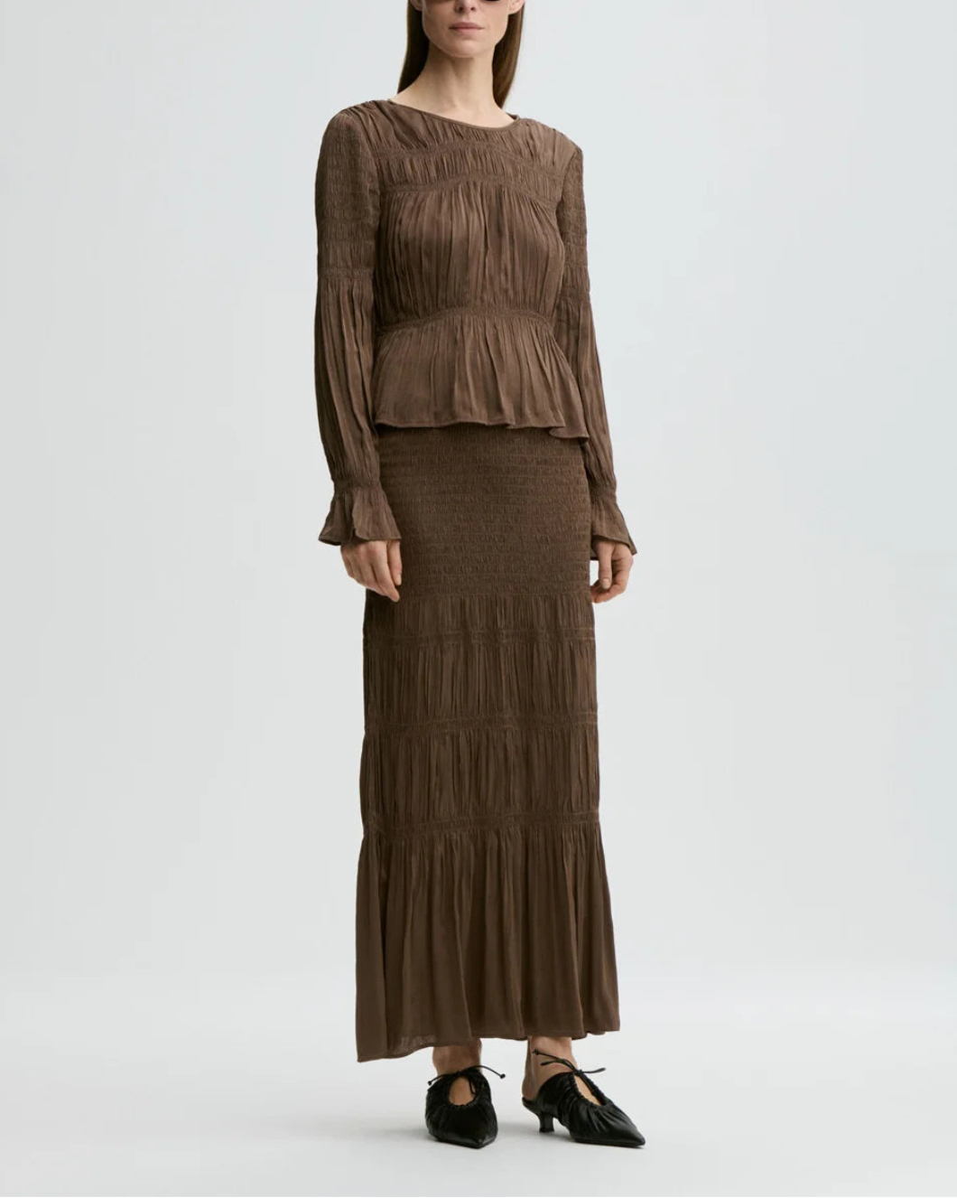 BY MALENE BIRGER ovas blouse chocolate chip on figure front