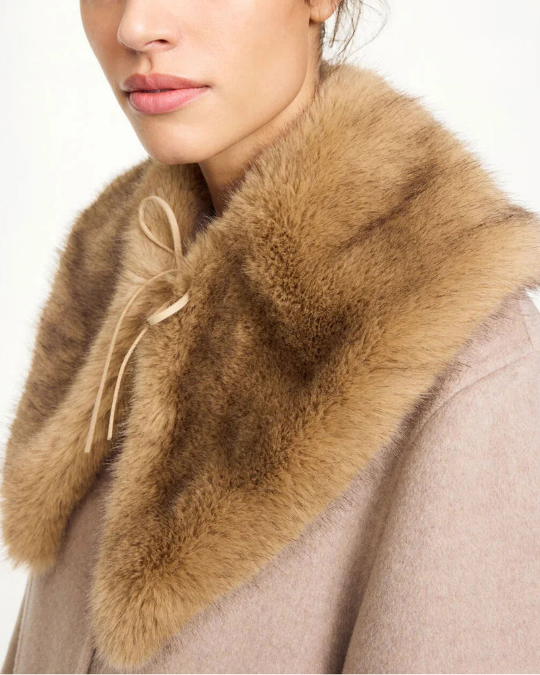 BY MALENE BIRGER Cowilla Collar on figure front