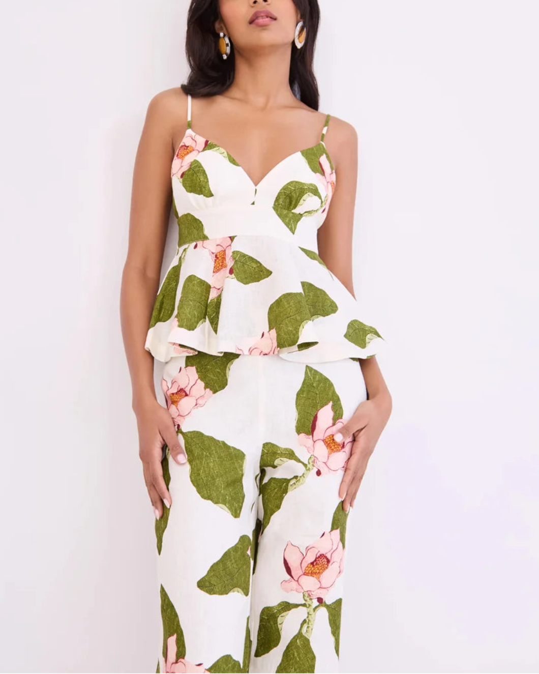 CARA CARA Avenue Top Lotus ivory on figure front
