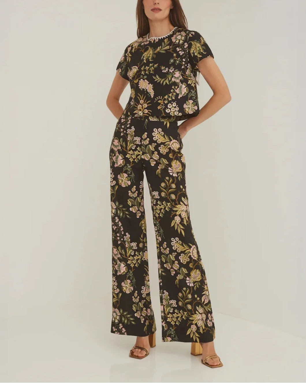 CARA CARA hudson top black on figure front