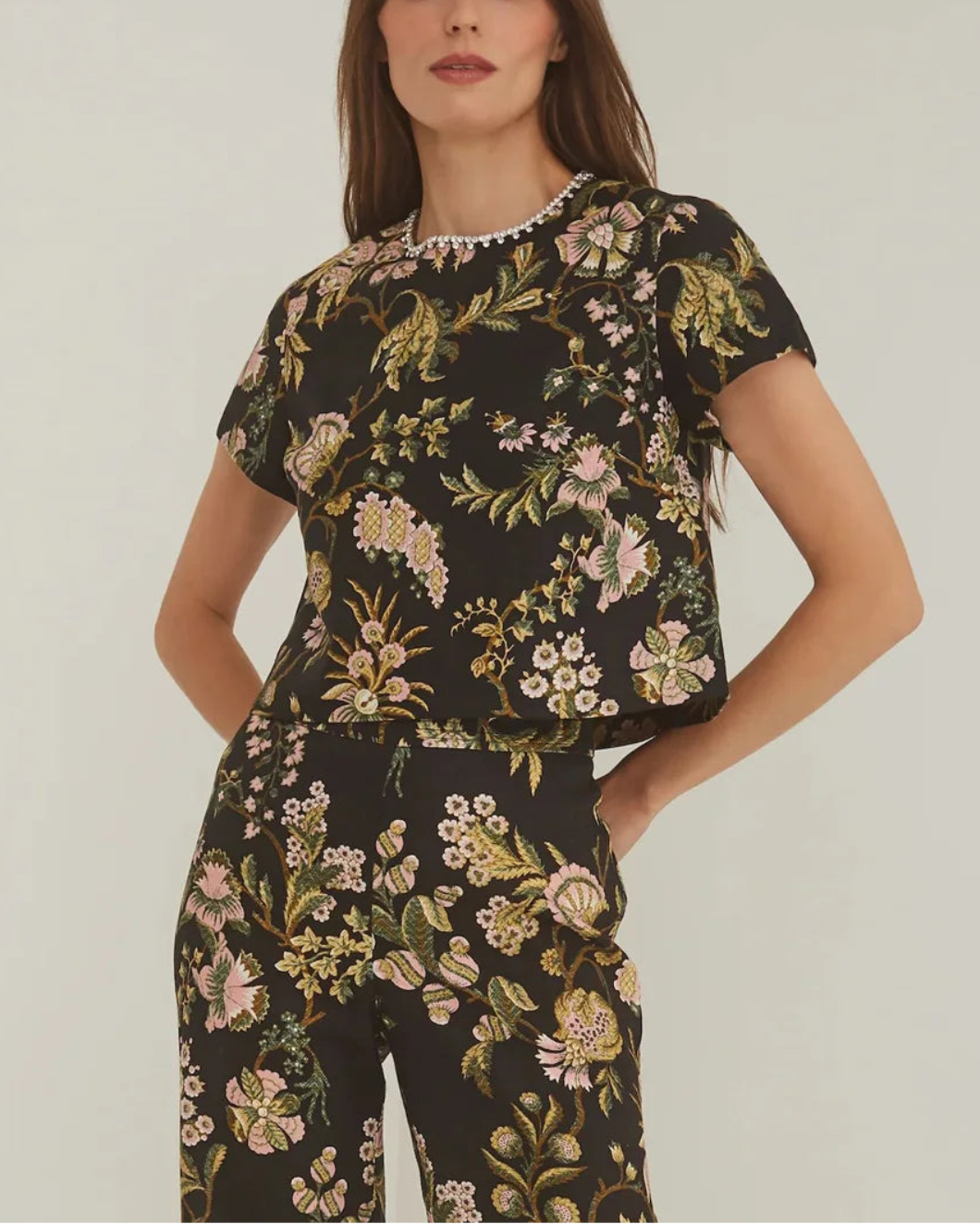 CARA CARA hudson top black on figure front