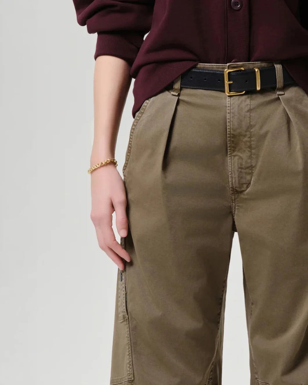 CITIZENS OF HUMANITY flight pant green on figure front detail