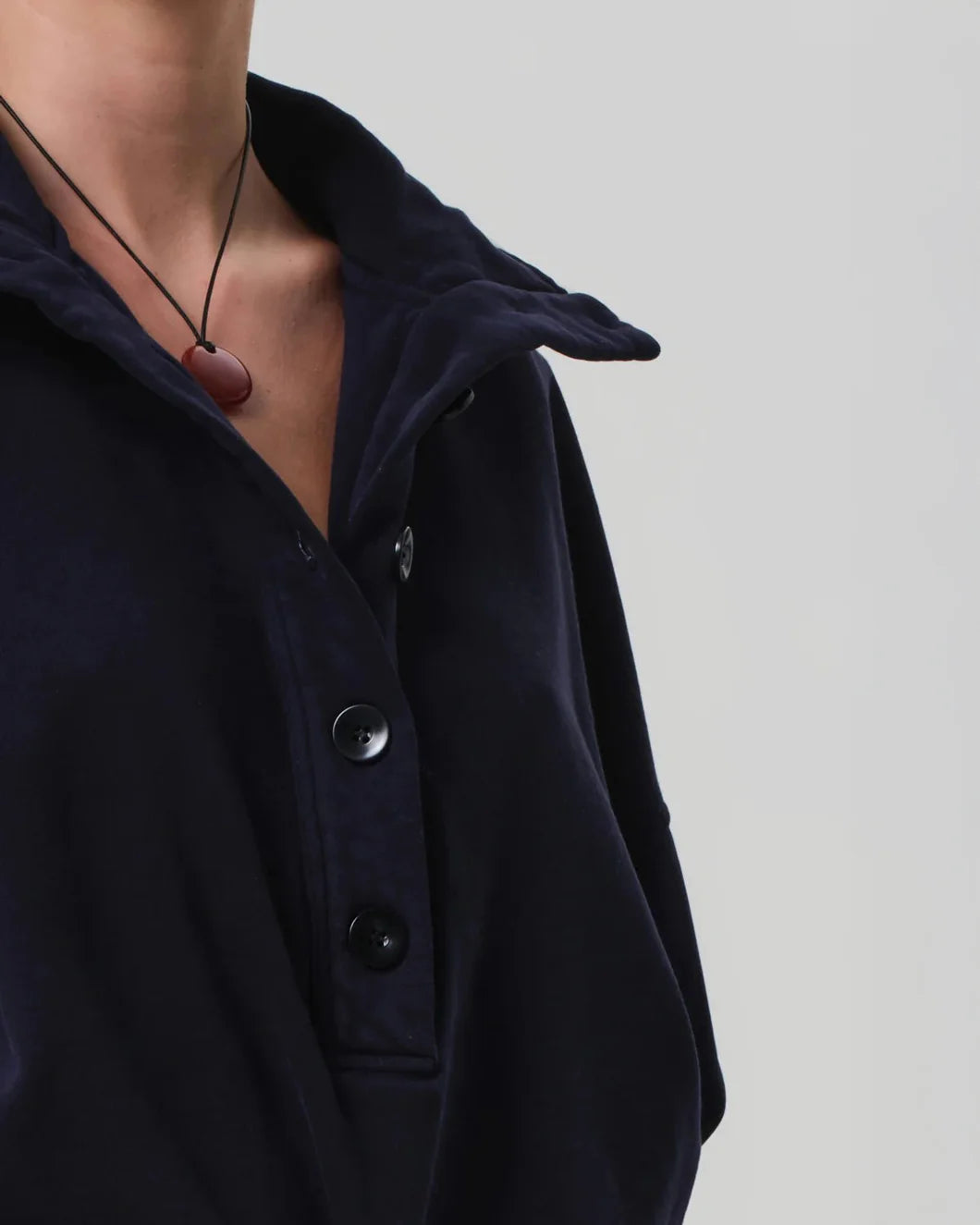 CITIZENS mirelle funnel neck navy front detail