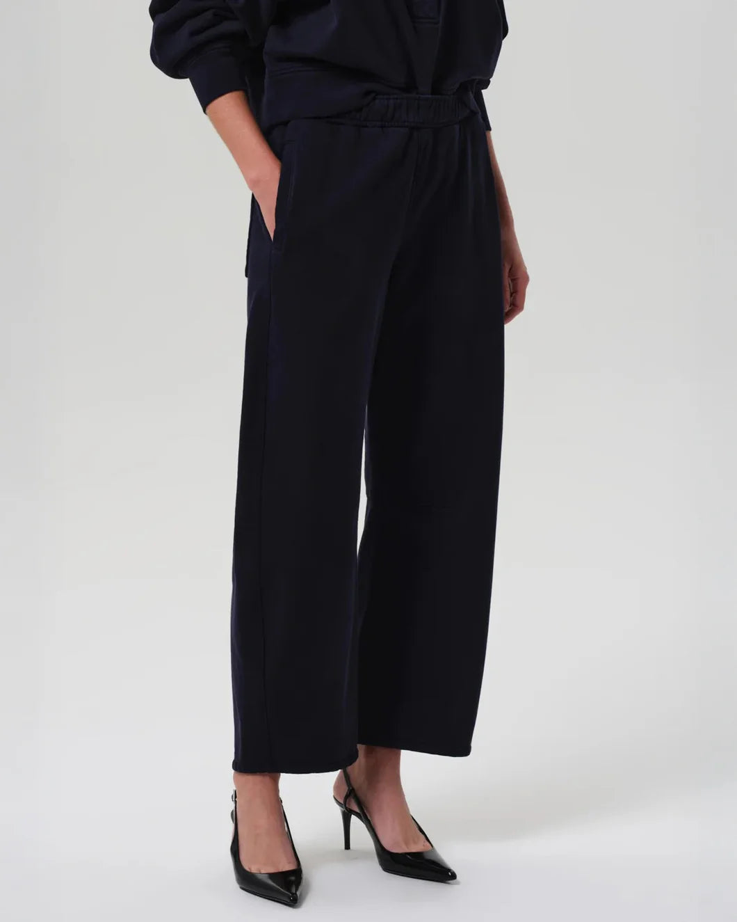 CITIZENS miro sweatpant navy on figure side
