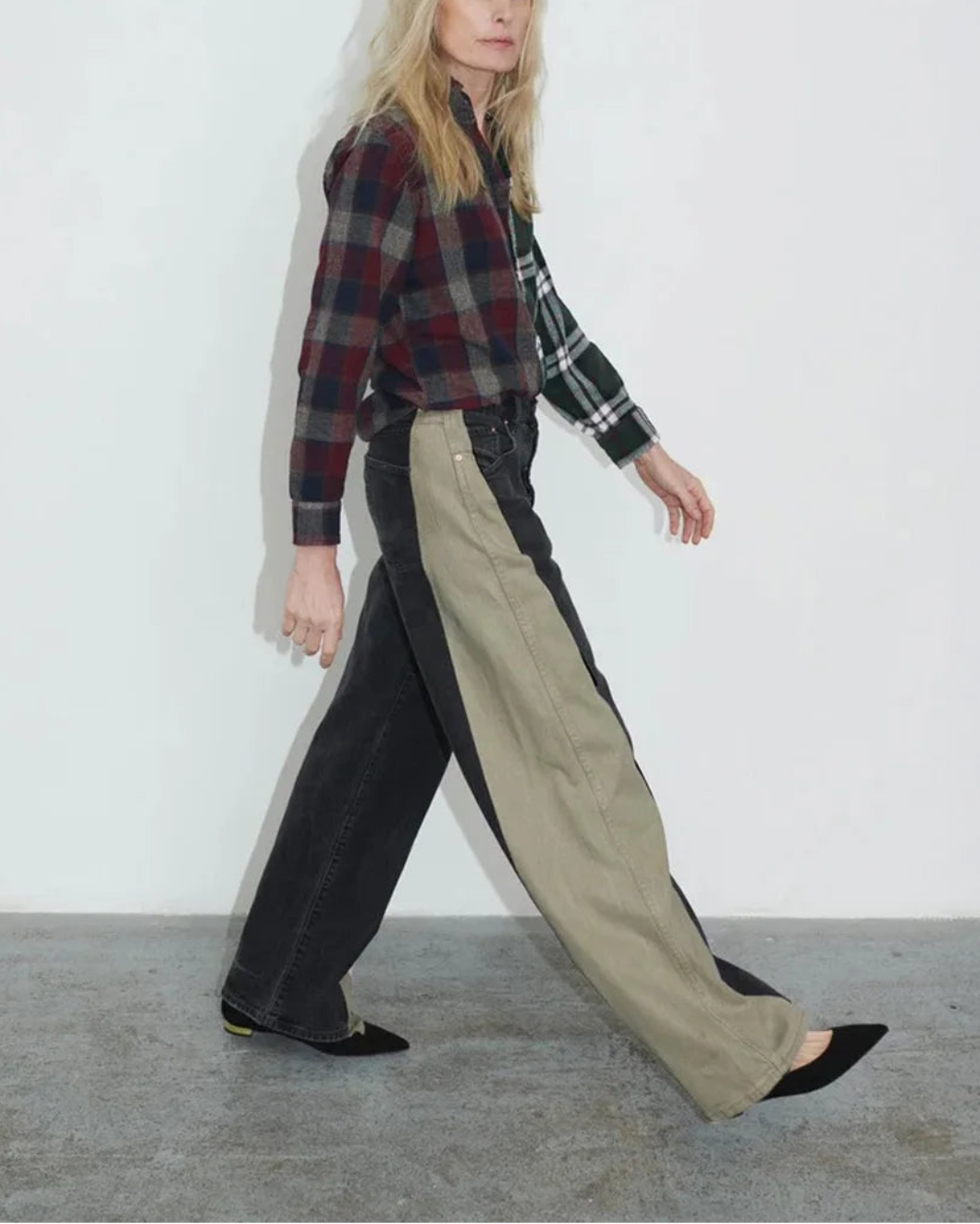 ELVDENIM freya wide leg jeans black beige on figure side