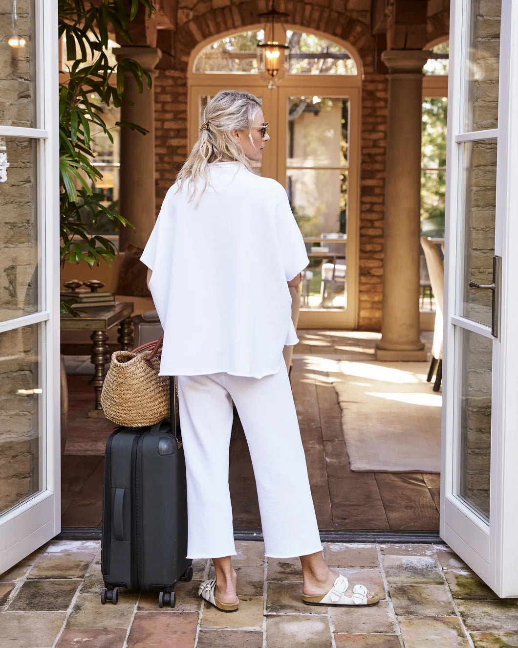 FRANK AND EILEEN Malibu Travel Set White on figure back