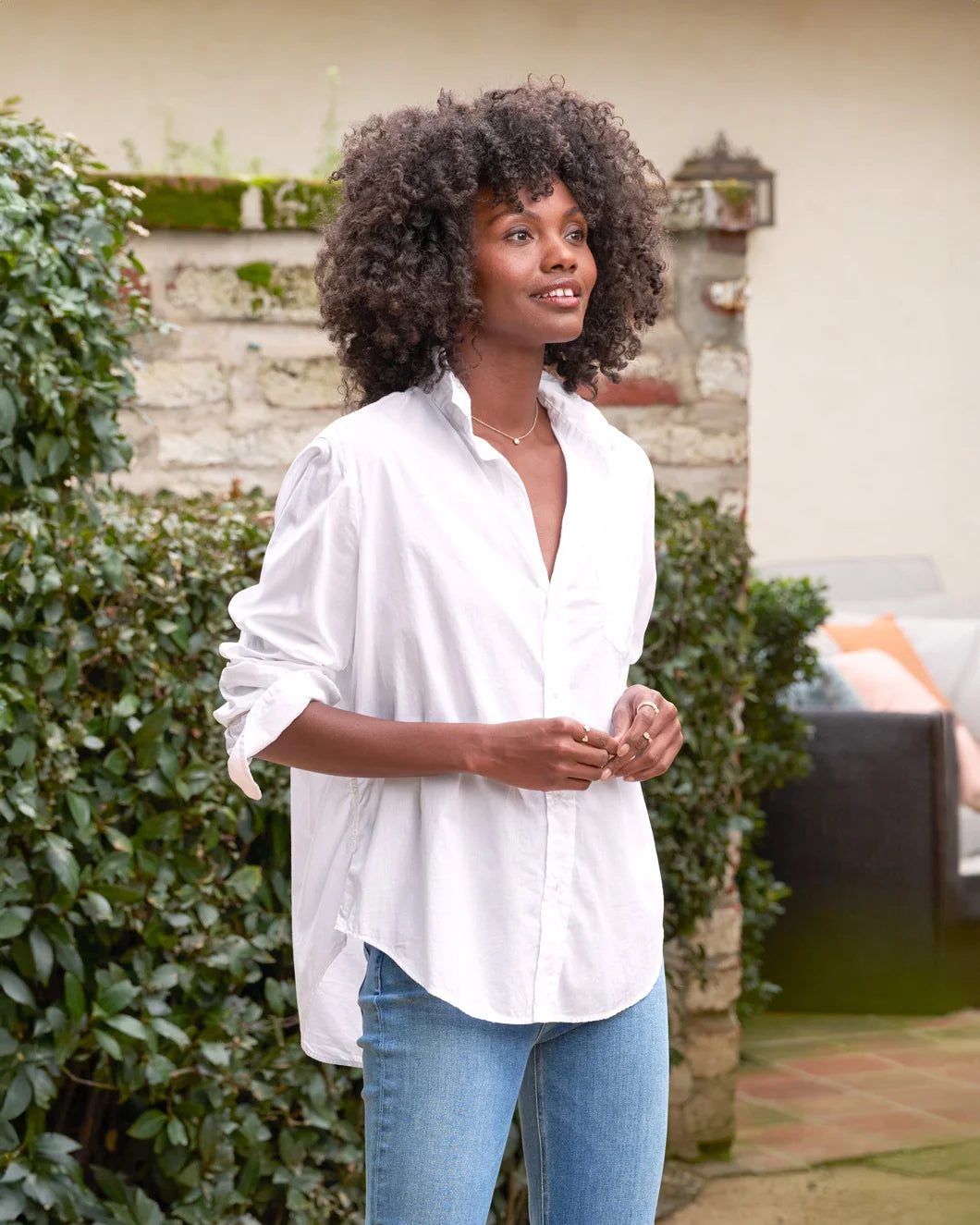 FRANK AND EILEEN Relaxed button up shirt white on figure front