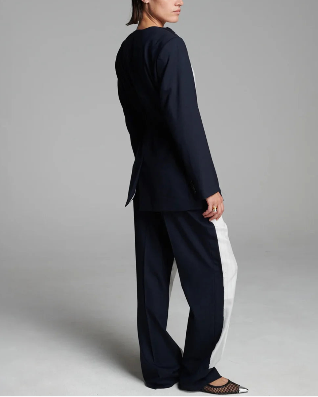 FRENKEN Cord Waisted Jacket Navy on figure side 1