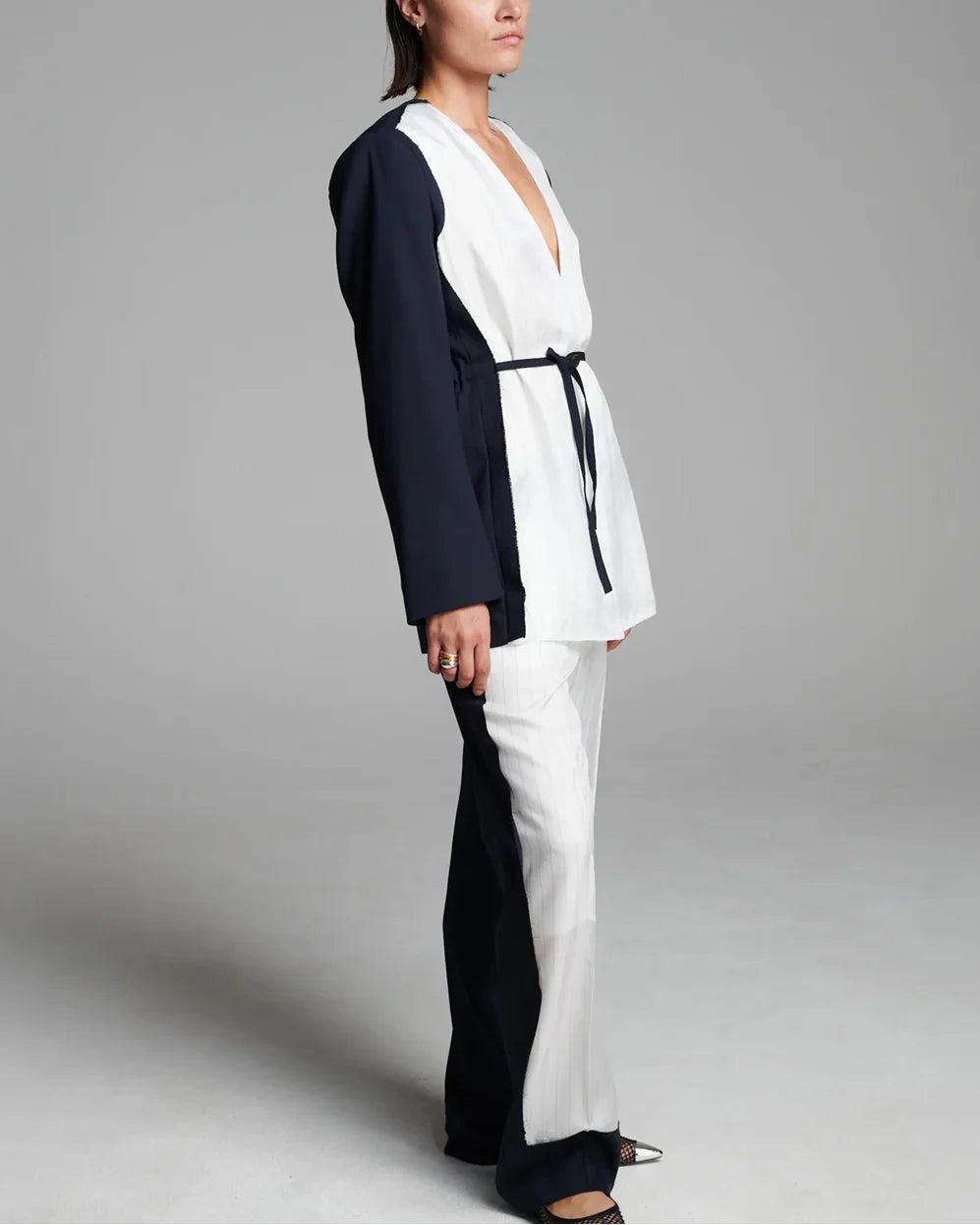 FRENKEN Cord Waisted Jacket Navy on figure side 2