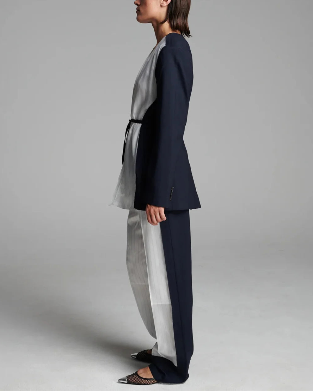 FRENKEN Cord Waisted Jacket Navy on figure side 3