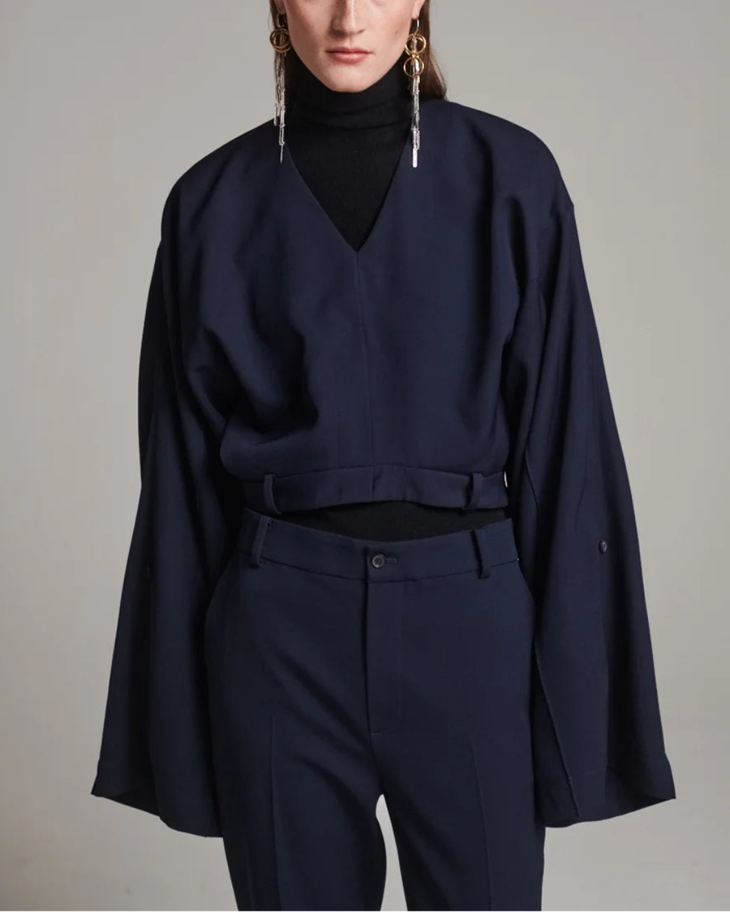 FRENKEN pantalon top navy on figure front