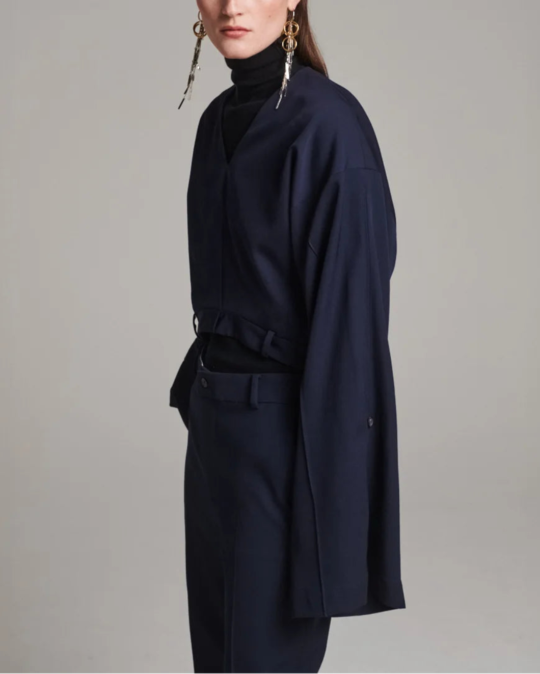 FRENKEN pantalon top navy on figure side