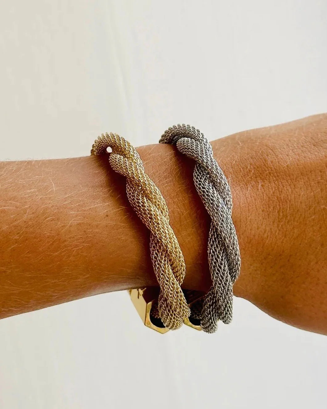 HOLST + LEE Twisted Mesh Bracelet Two Tone on figure front