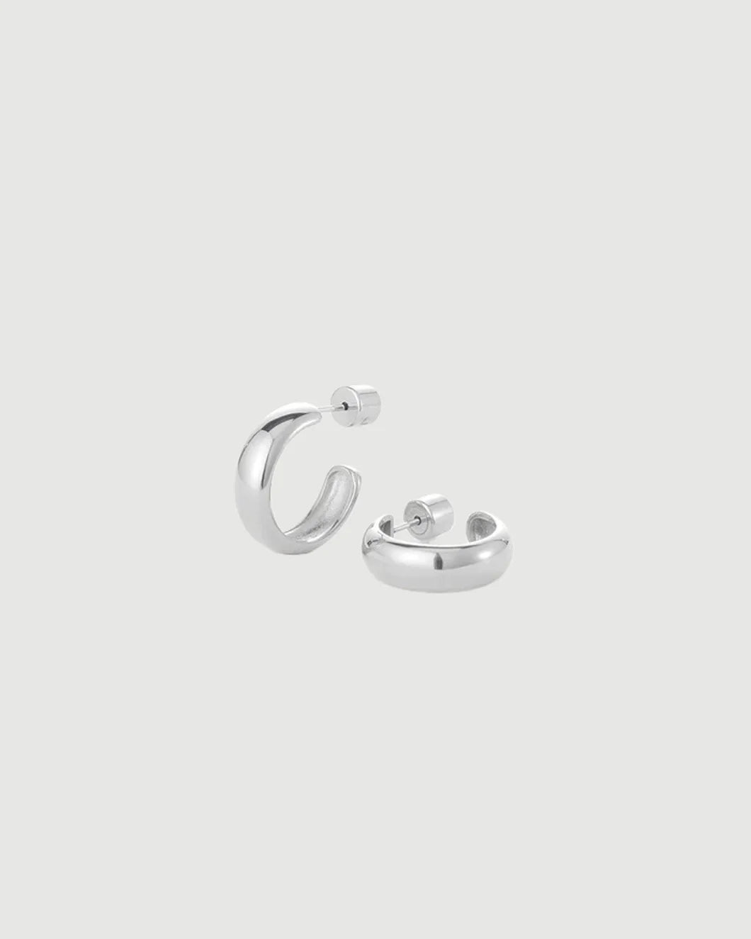 JENNY BIRD Staple hoops small silver isolated