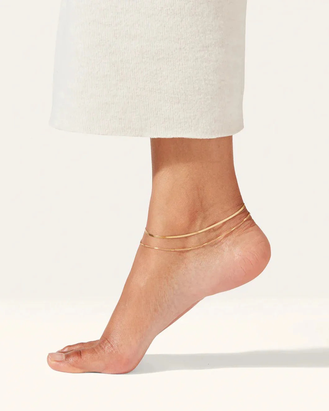 JENNY BIRD Surfside anklet gold on figure front