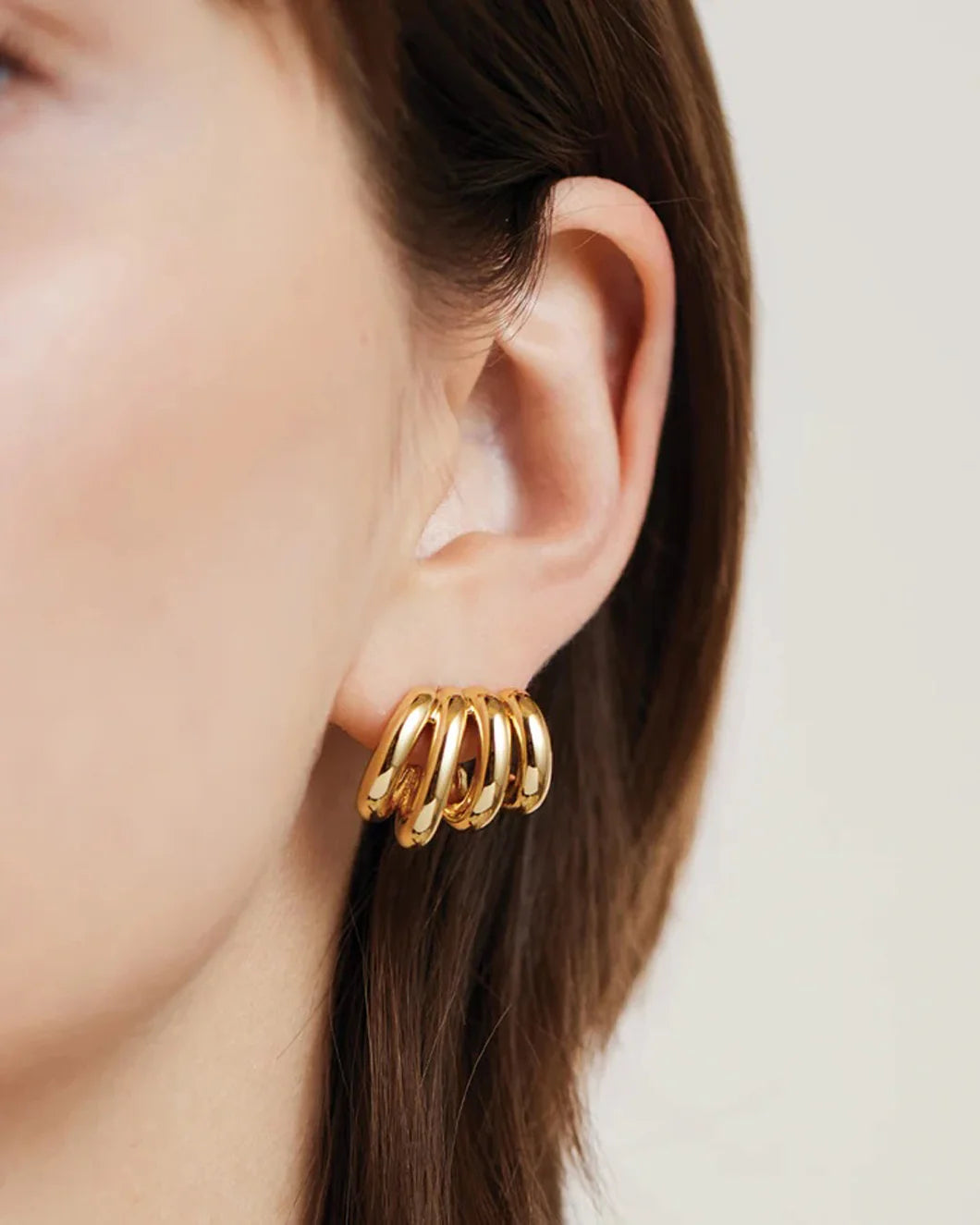 JENNY BIRD monroe earrings gold on figure front