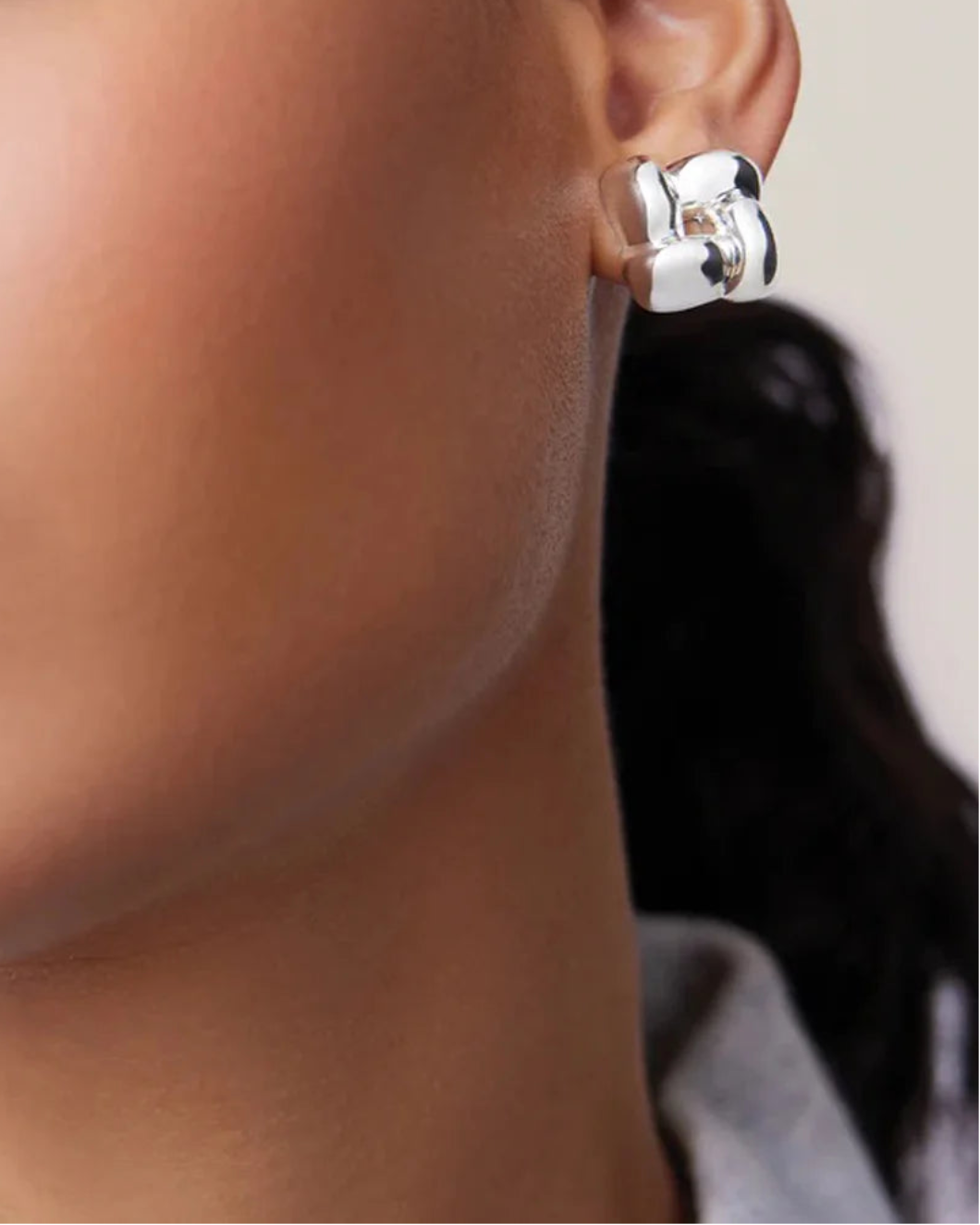 JENNY BIRD small woven earrings silver on figure front