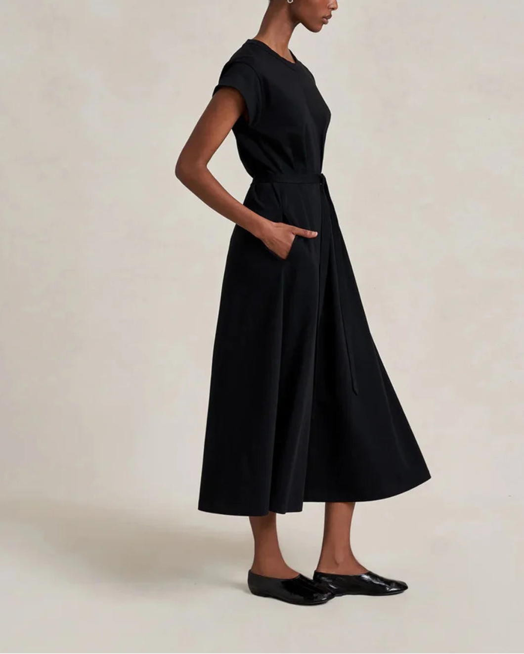 LA LIGNE Andie dress black on figure side