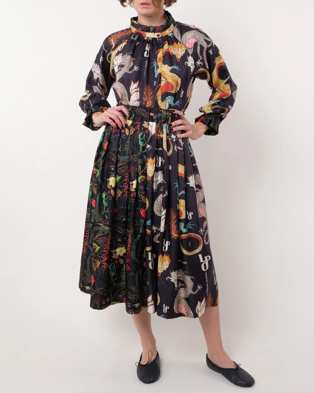 LA PRESTIC OUISTON Venise skirt dragons black on figure front