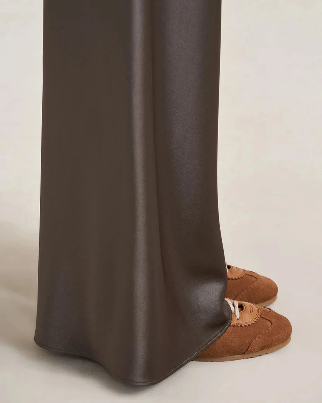 LA LIGNE Colby Pant on figure side detail