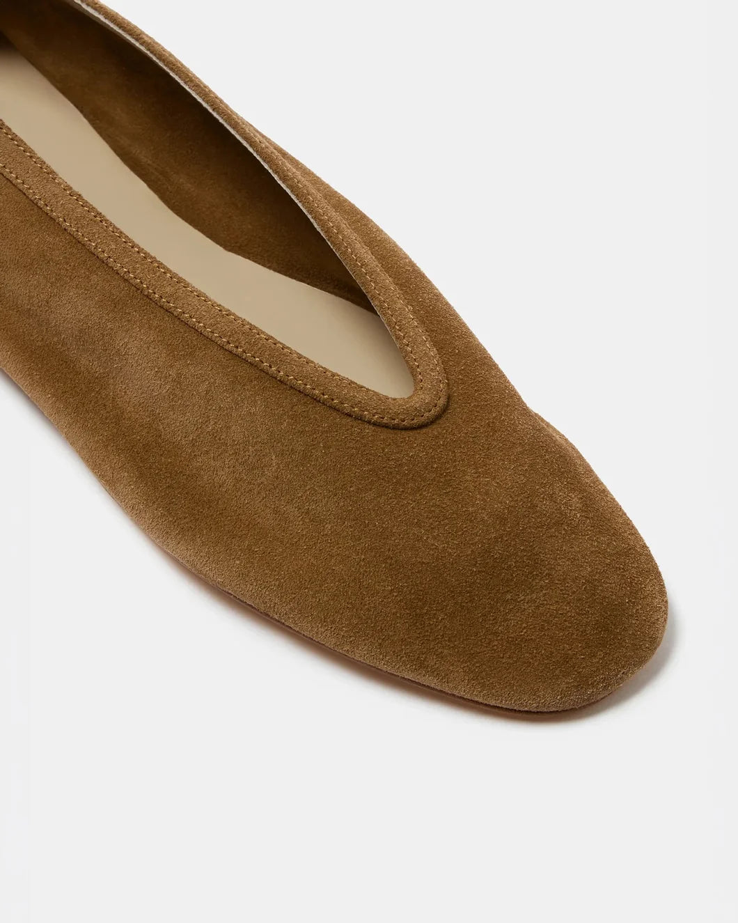 LE MONDE BERYL Luna Suede Balelt Flat Taupe front detail