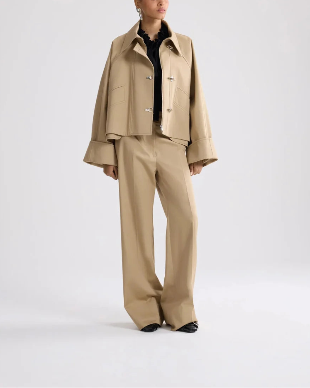 PATOU Oversize Cropped Park Sand on figure front