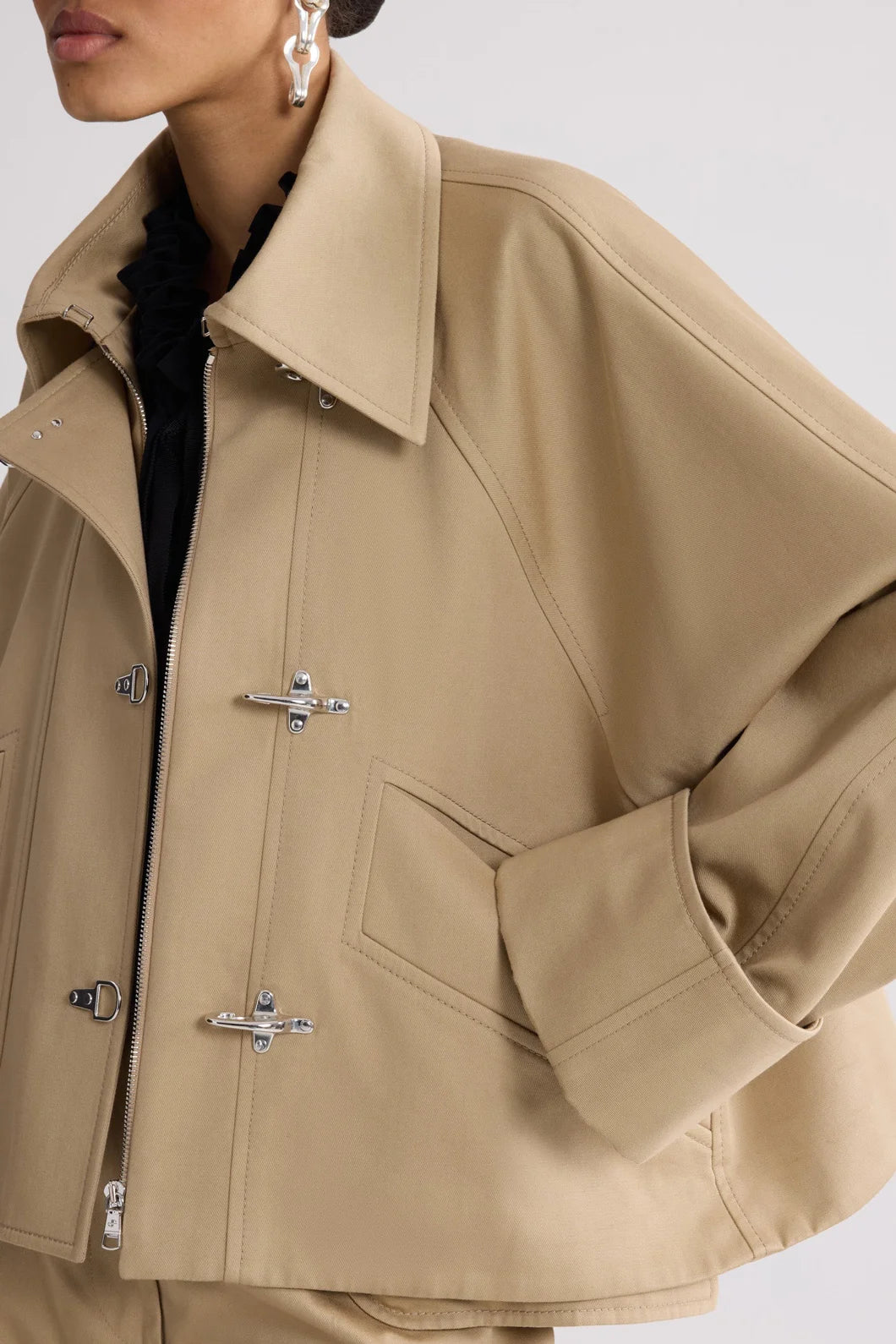 PATOU Oversize Cropped Park Sand on figure side detail