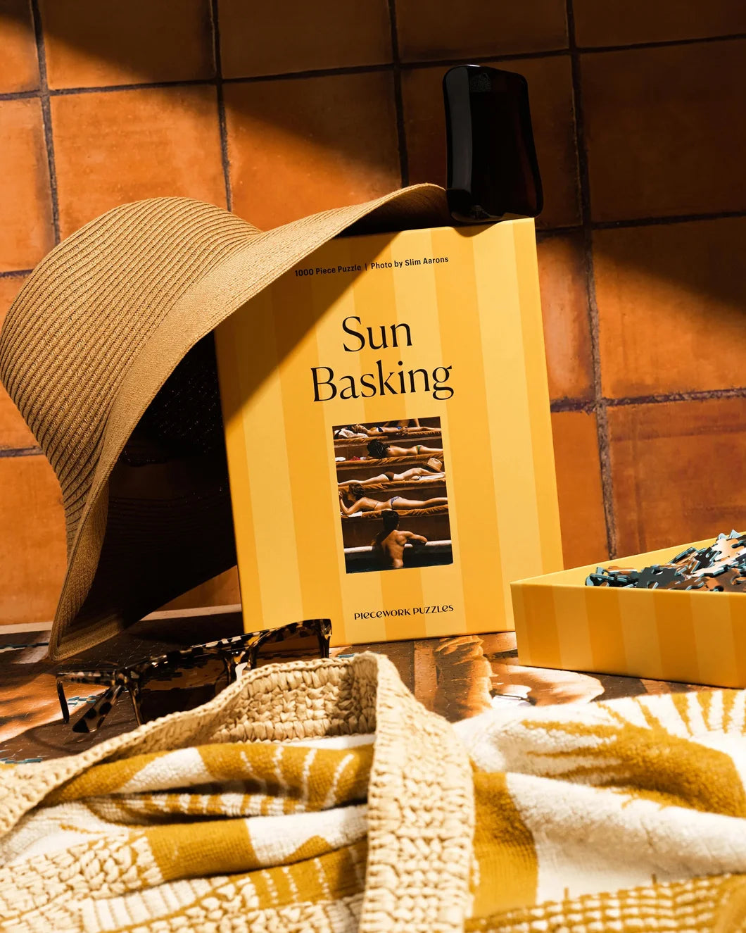 PIECEWORK PUZZLES Sun Basking front box