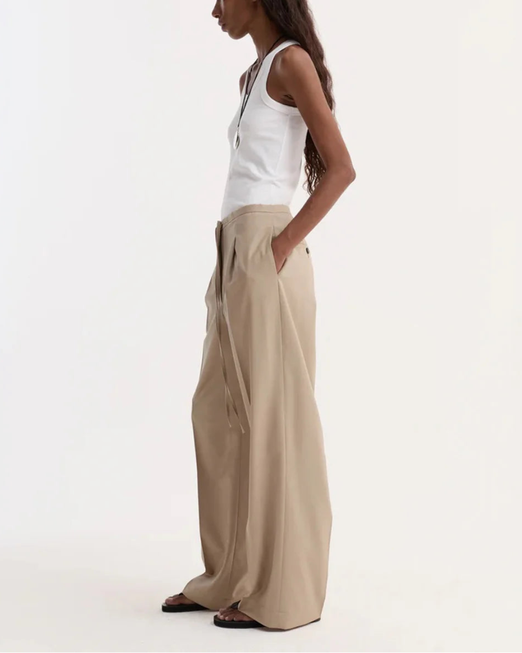 ROHE Relaxed Drawstring Trousers-Beige on figure side