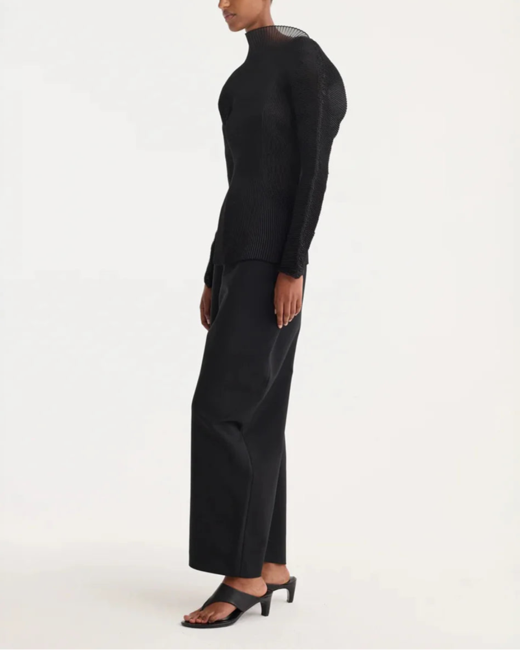 ROHE sculptural plisse top black on figure side