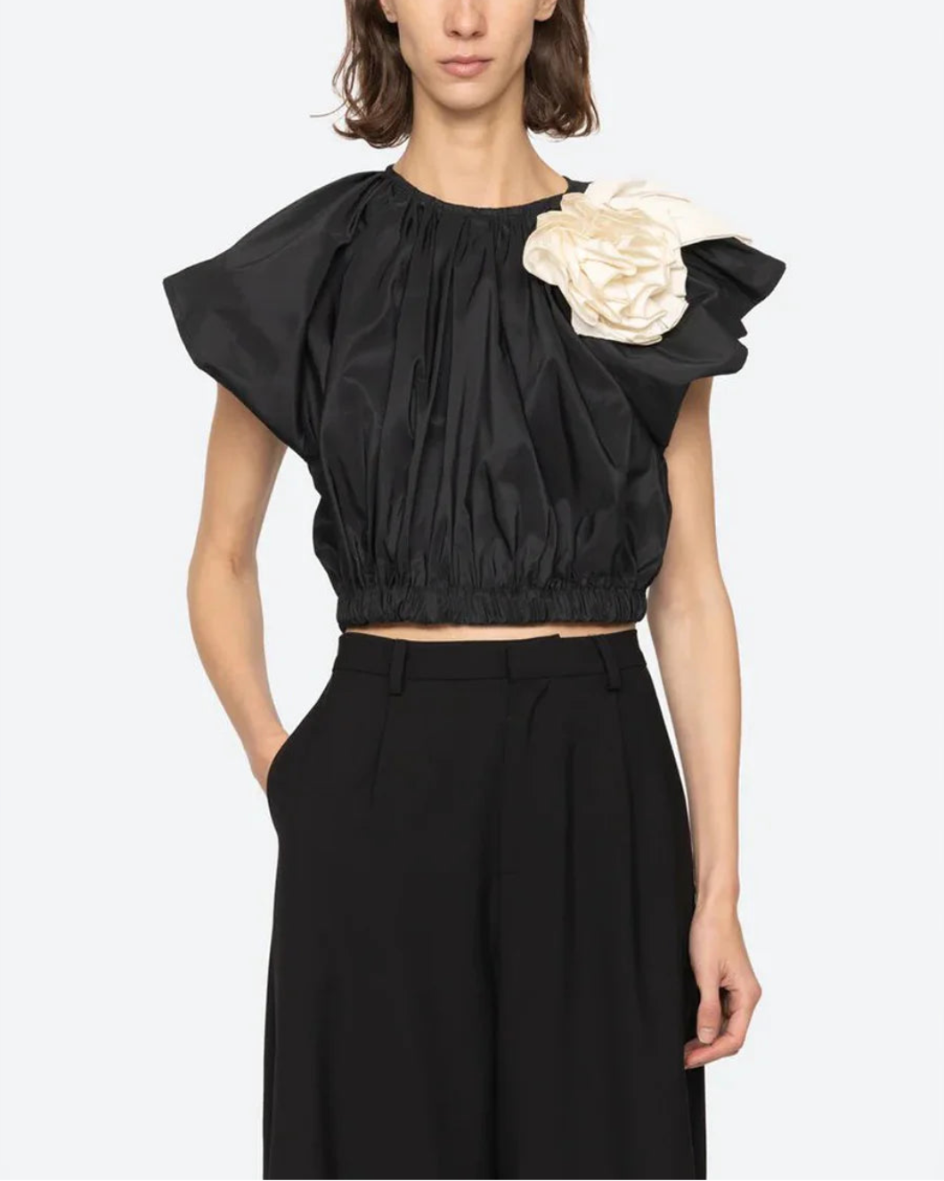 SEA NY Laurie Top black on figure front