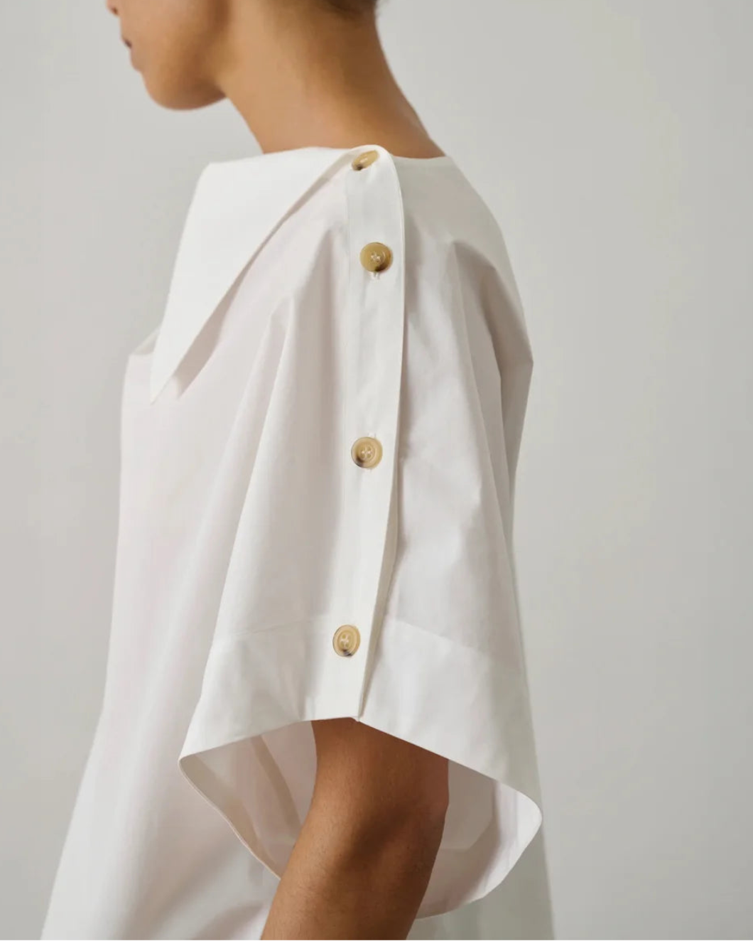 SOEUR Blouse Issa off white on figure side