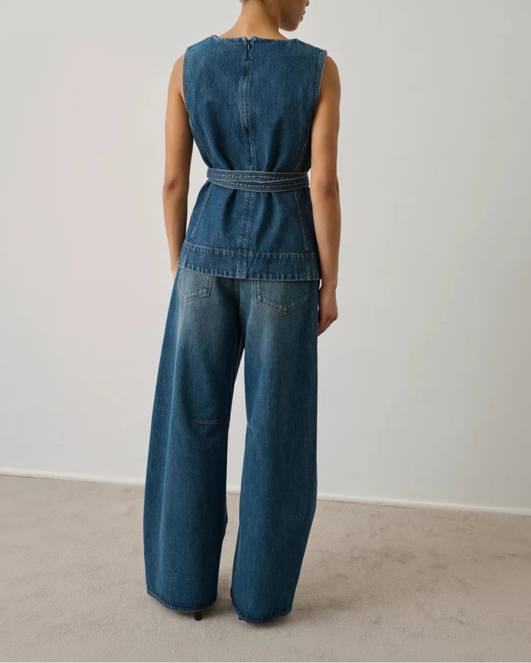 SOEUR Chance sleeveless Top blue on figure back