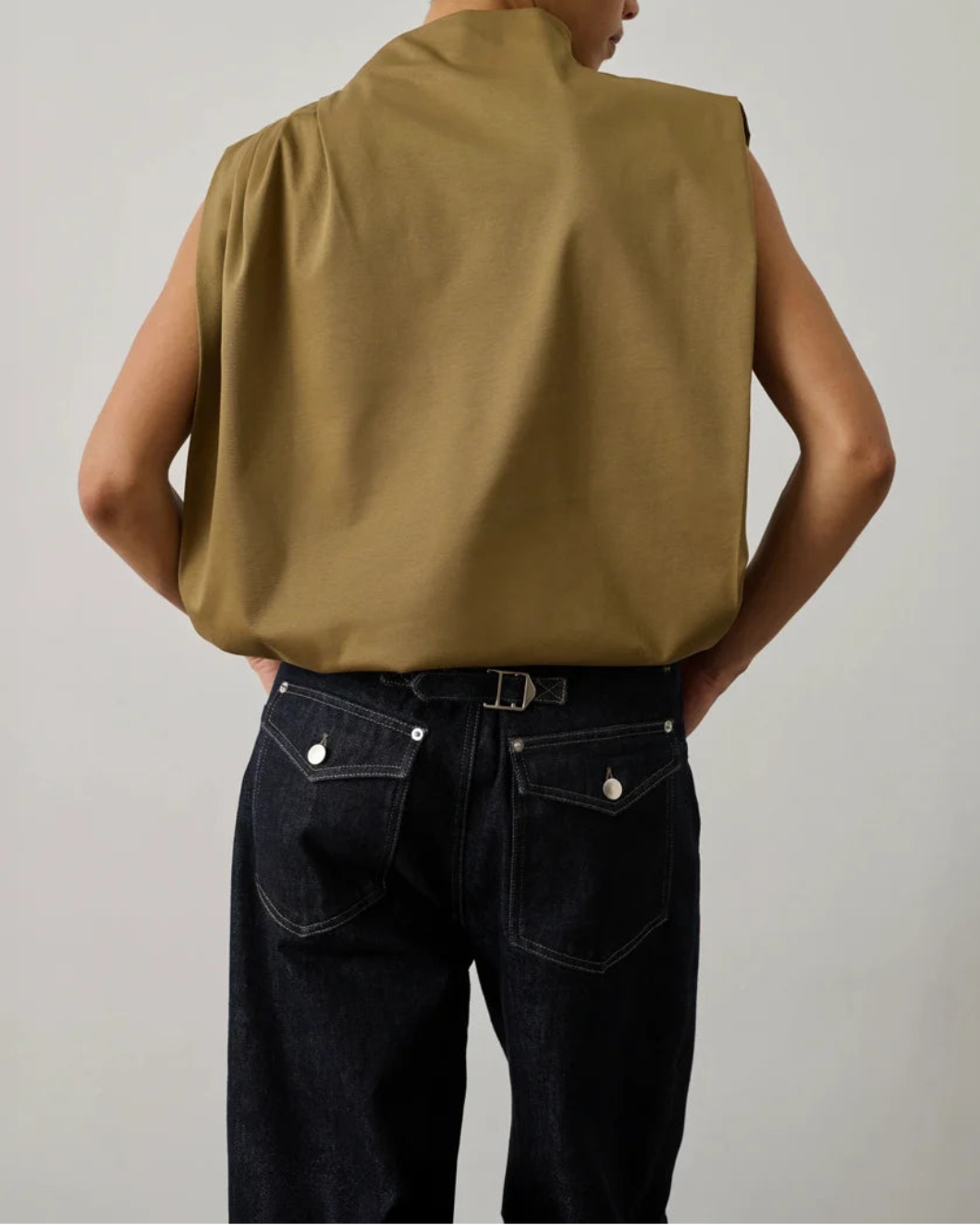 SOEUR idris oversized sleeveless top beige/green on figure back
