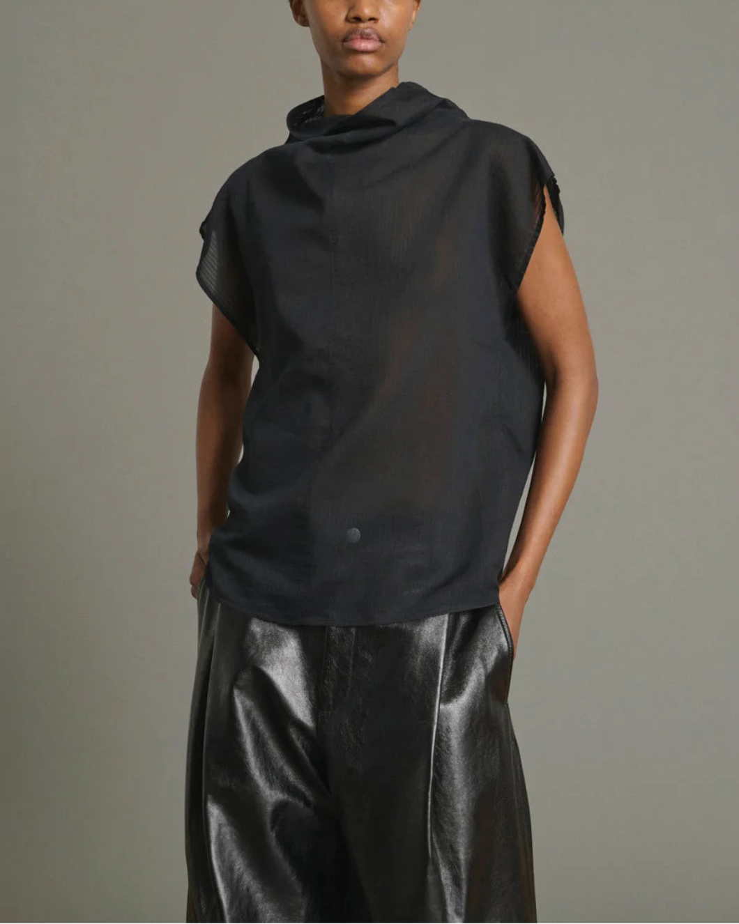 SOEUR Izumi Pant black on figure front 2