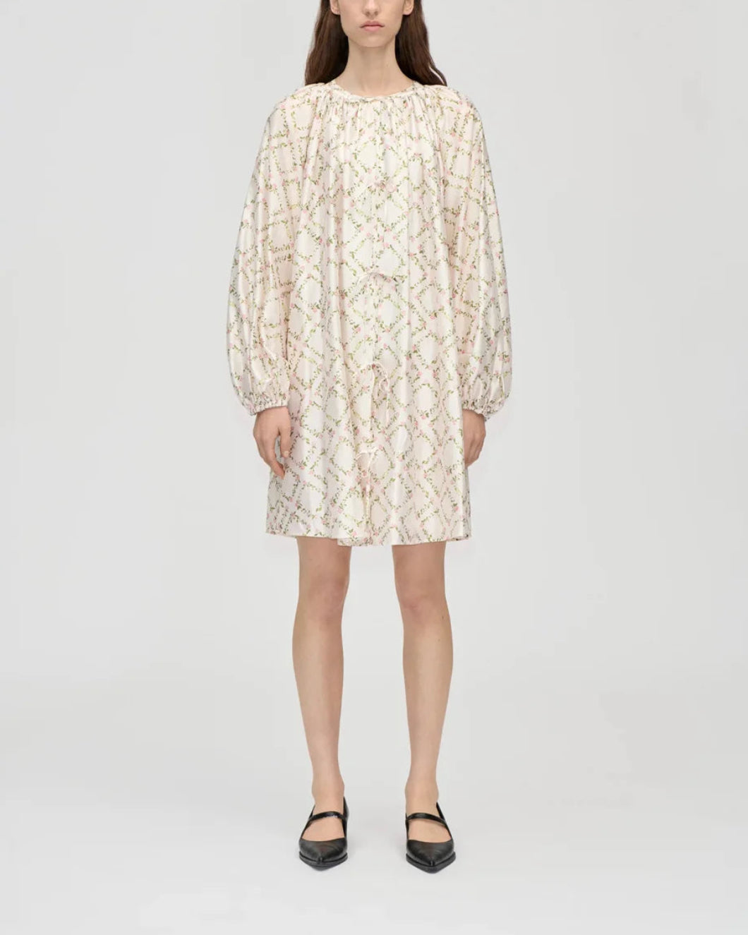 STINE GOYA voluminous bow dress cream on figure front