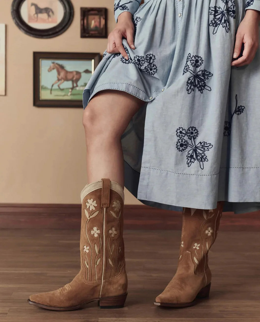 THE GREAT The Cowboy Boot tan floral on figure side