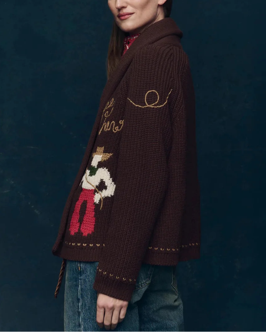 THE GREAT the lasso lodge cardigan brown on figure side