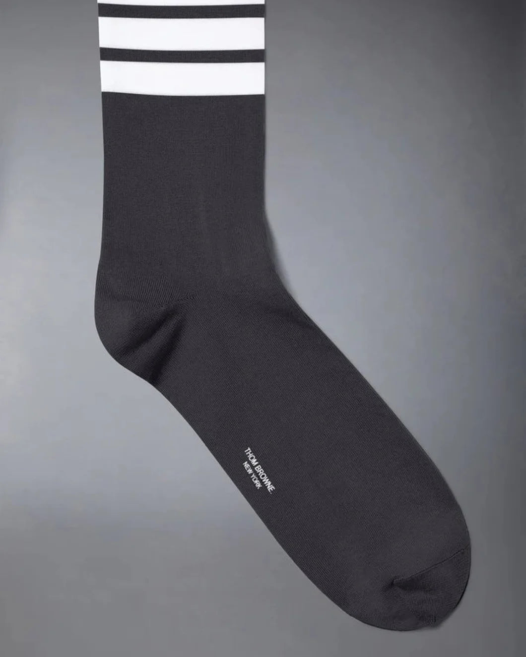 THOM BROWNE cotton 4 bar mid calf socks detail