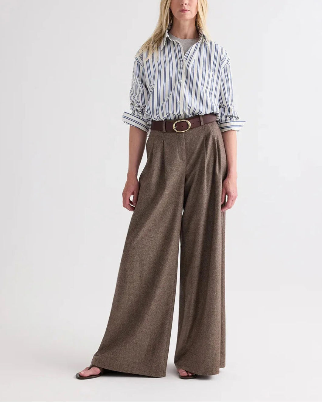 TWP Avery Pant Pinecone brown on figure front