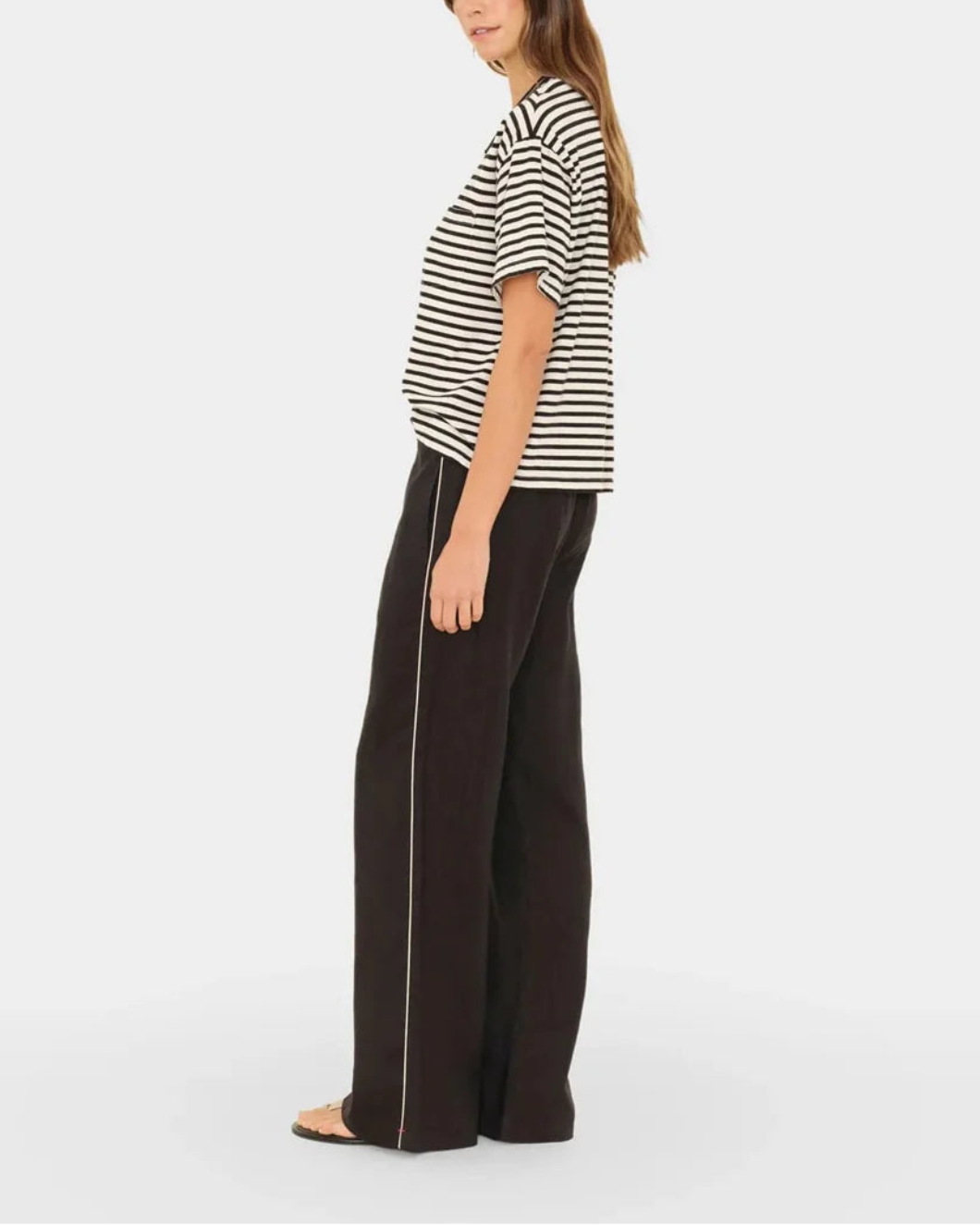 XIRENA pippen pant black linen on figure side